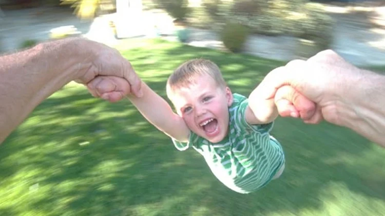 משקפי המציאות הרבודה של גוגל - Project Glass