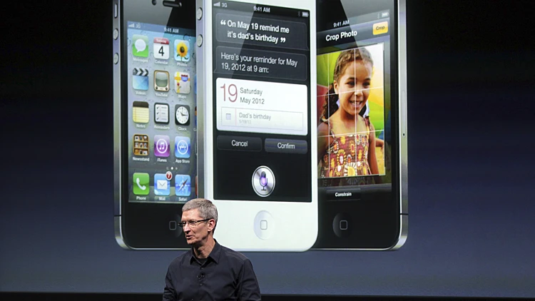 טים קוק באירוע השקת אייפון 4S