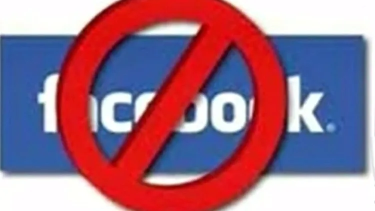 לוגו פייסבוק עם סימן מחיקה עליו