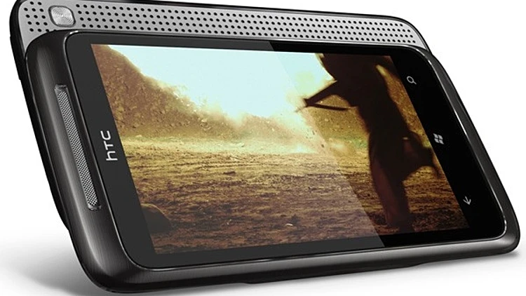 טלפון Windows 7 Phone שהושק: HTC 7 Surround