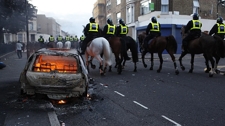 מהומות בלונדון