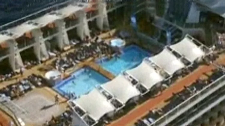 ספינה של רויאל קריביאן והאחים עופר שהגיעה לישראל