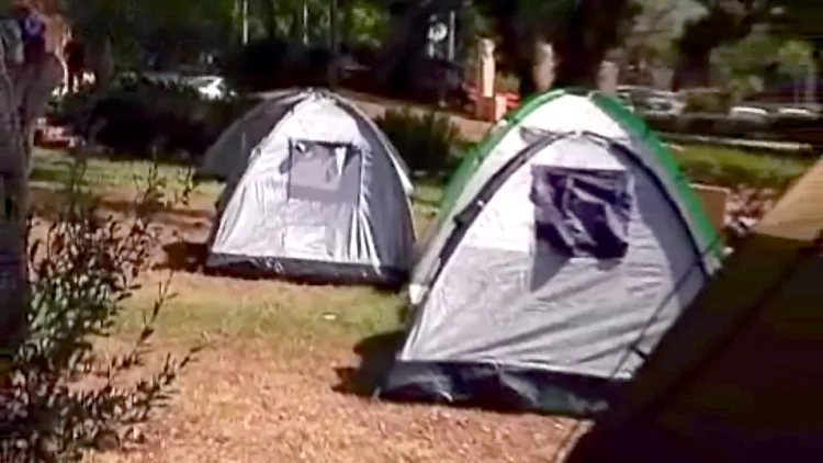 מאהל המחאה של זוגות הצעירים ברעננה, במאבק להורדה של מחירי הדיור