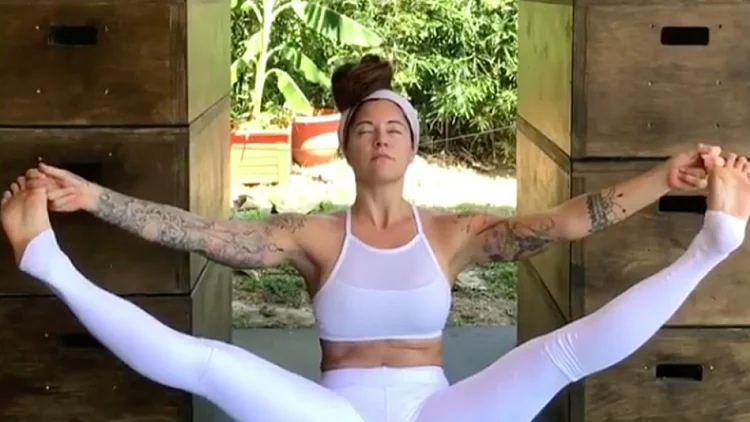 בלי בושה: המתאמנת בטייץ לבן במחזור