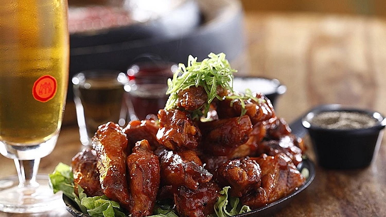 מתכון לכנפיים ברוטב סויה וצ'ילי מתוק