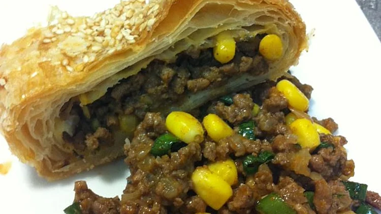 מתכון לרולדה במילוי בשר ותירס בניחוח לימון