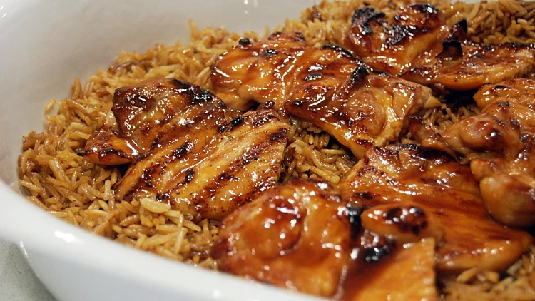 פרגית בטריאקי על אורז, כתבה במתחם סודות המטבח תמונה ראשית ולהפניות