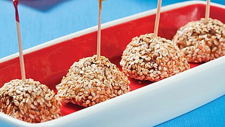 מתכון לכדורי עוף בשומשום