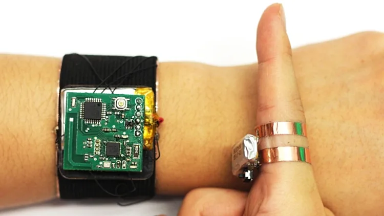 כשהעור הופך למסך מגע