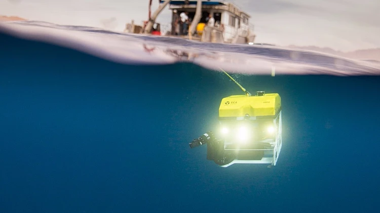 גירל פאוור: איך יקראו לרובוטית התת ימית הראשונה של ישראל?