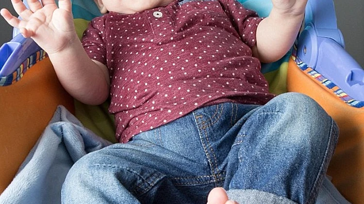 התינוק עם האצבעות הנוספות