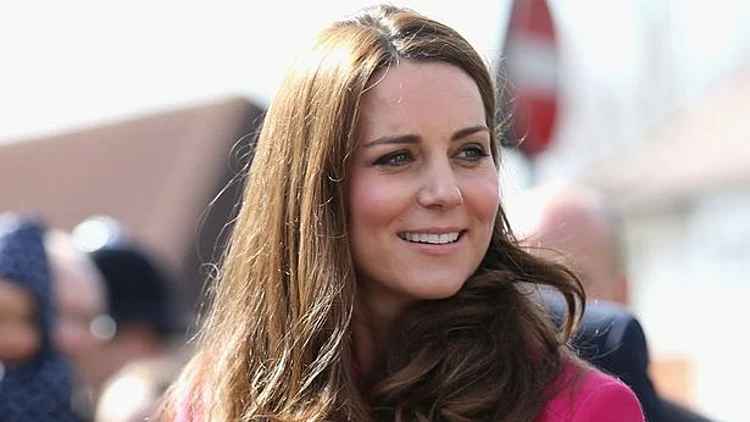 קייט מידלטון מלמדת את כולנו איך להתלבש בהיריון