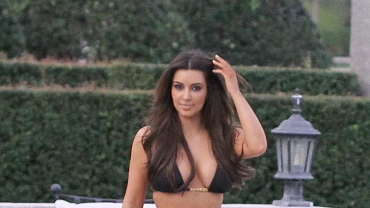 למה קים קרדשיאן  מסרבת לצאת מהבית?