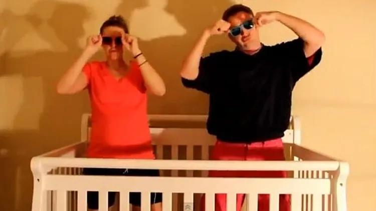 קלי וטרוי בארה