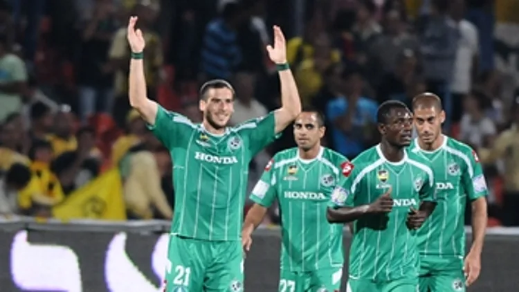 חמד חוגג עם החברים בחצי גמר הגביע