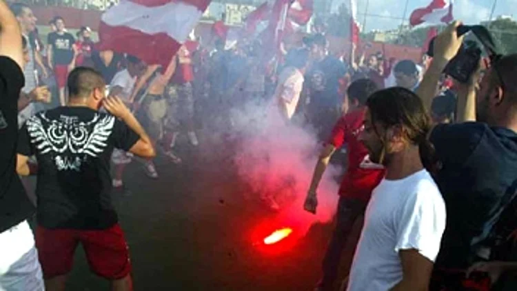 אוהדי הפועל על הדשא