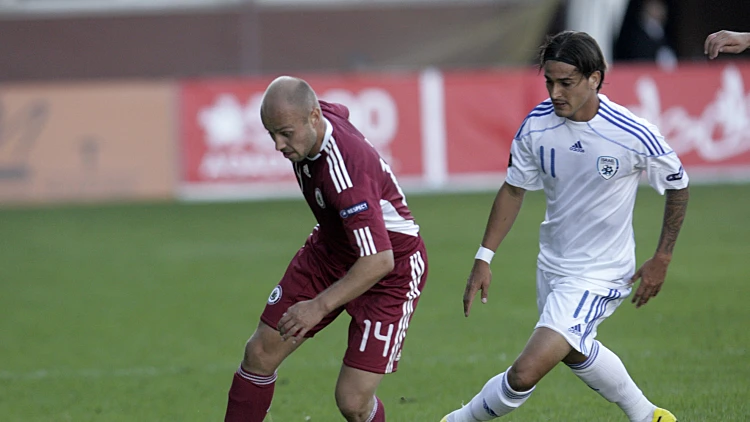 בוזגלו במשחק החוץ של הנברת בלטביה