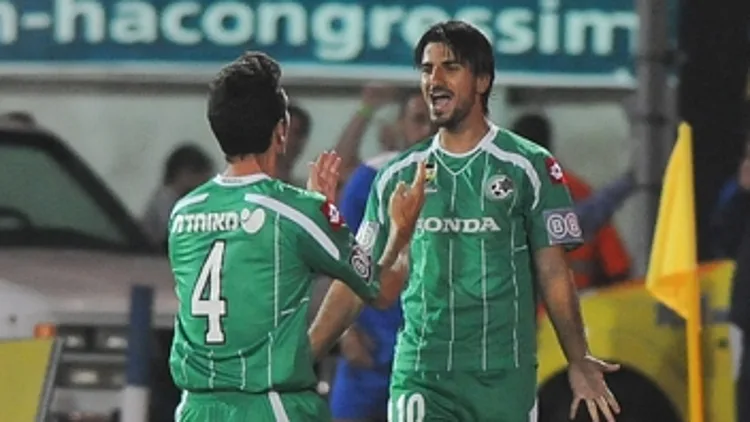 רפאלוב חוגג עם אריק בנאדו