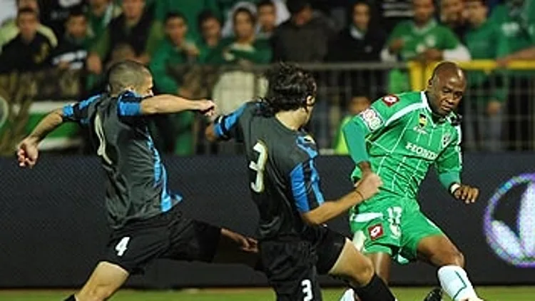 מסיללה נגד שני שחקני עכו