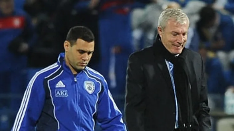 פרננדס הולך עם טל בנין מול סרביה