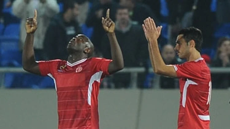 תמוז מודה לאלוהים וערן זהבי לקהל