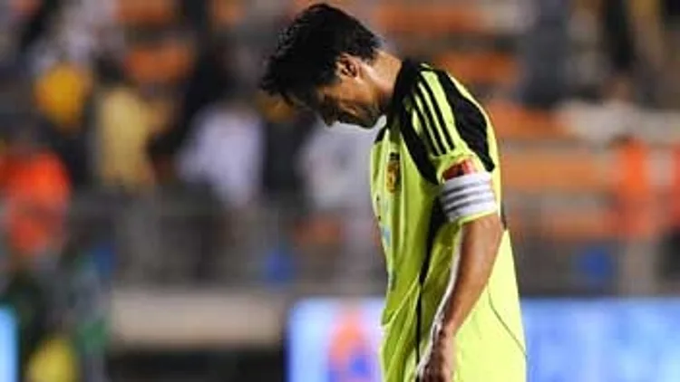 עידן טל מבואס במדי בית"ר ירושלים