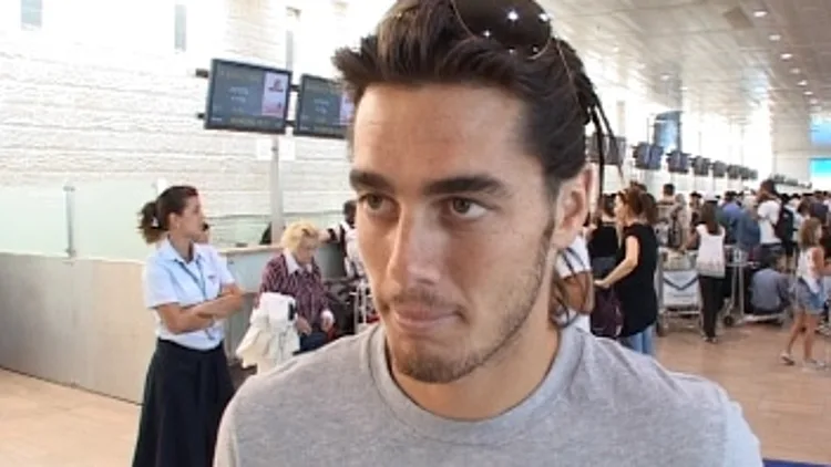 תמיר כהן בשדה התעופה