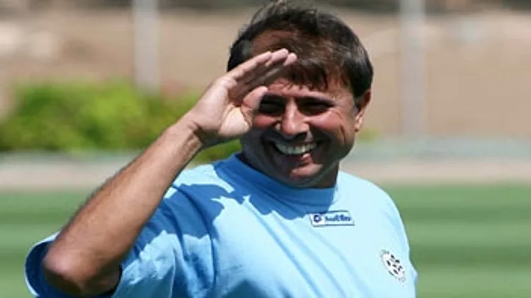 אלישע לוי מחייך באימון מכבי חיפה