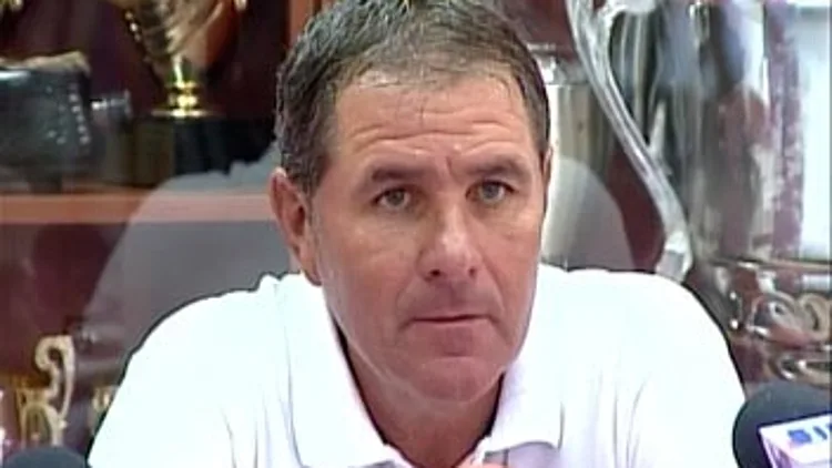 גוטמן במסיבת עיתונאים