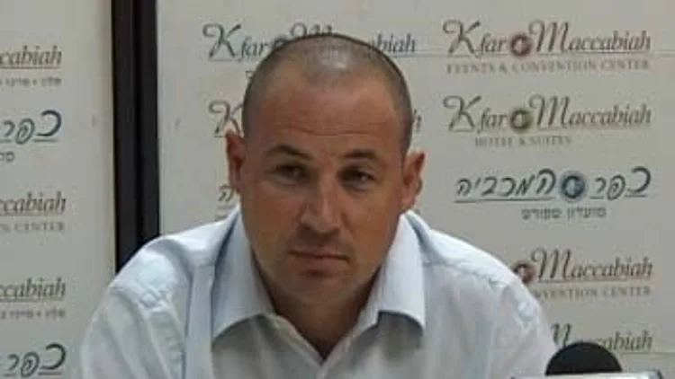 ירון קוריס, הבעלים לשעבר של הפועל רמת גן