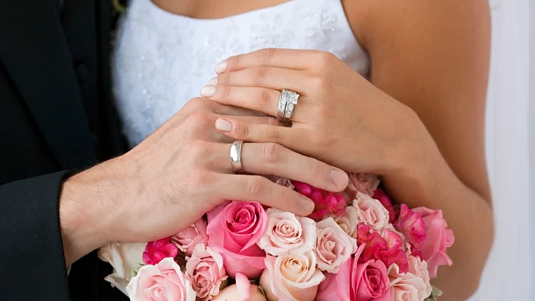 טלי: "אני שונאת את עצמי שפיתיתי גבר נשוי. הסתבכתי"