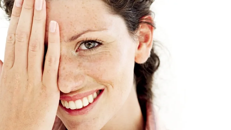 מסתירה פנים