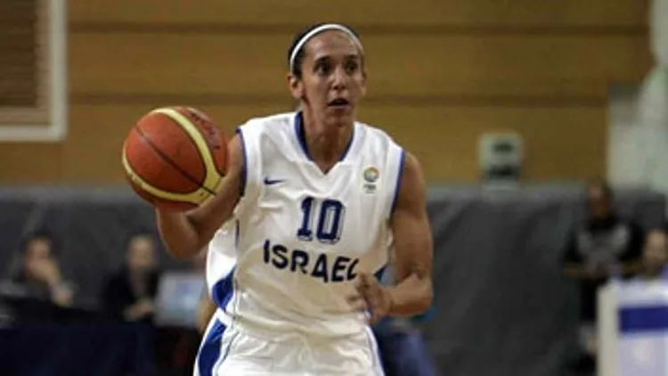 לייני סלווין במדי נבחרת ישראל