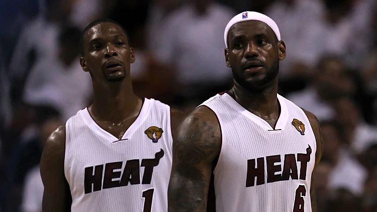 לברון ג'יימס וכריס בוש מבואסים