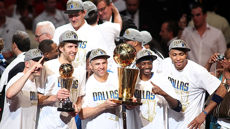 שחקני דאלאס חוגגים אליפות