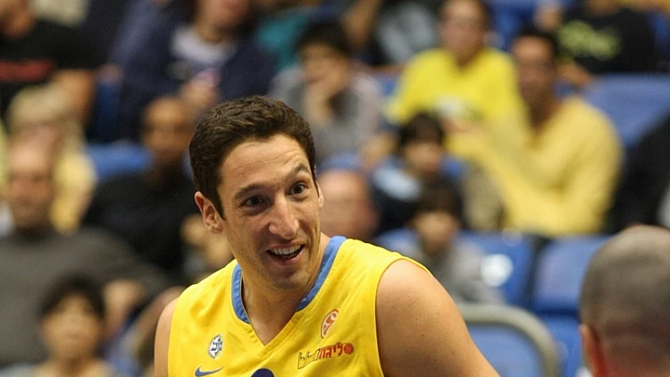 גרין במדי מכבי ת"א