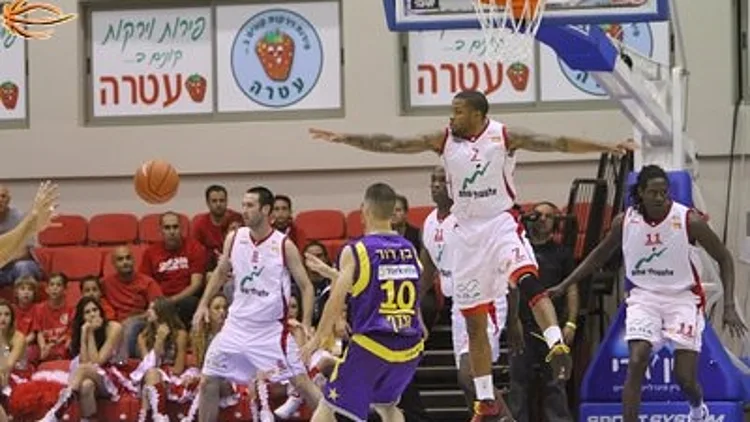 גלבוע/גליל מול הפועל חולון