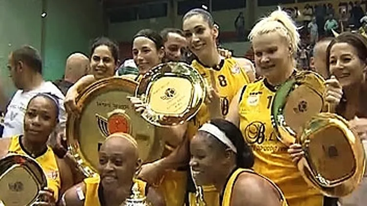 אליצור רמלה עם צלחת האליפות