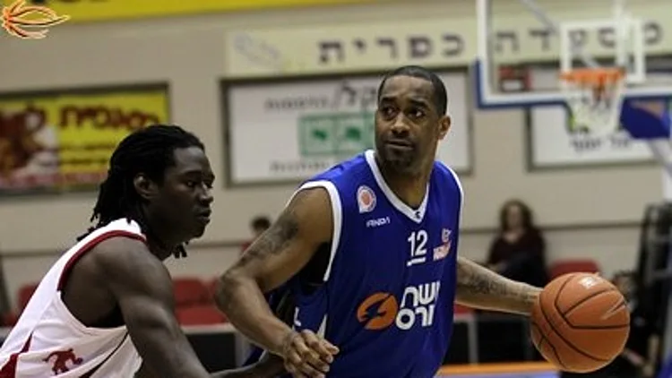 לי ניילון מול גלבוע/גליל