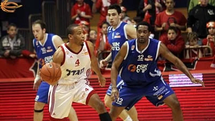 דיון דאוול מול לי ניילון