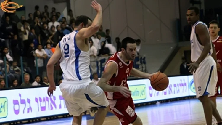 יבזורי במשחק מול אשקלון