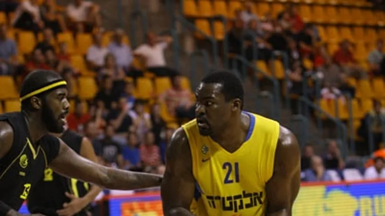 סופוקליס שחורציאניטיס מול ברק נתניה בגביע הליגה