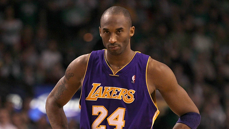 בראיינט במדי הלייקרס