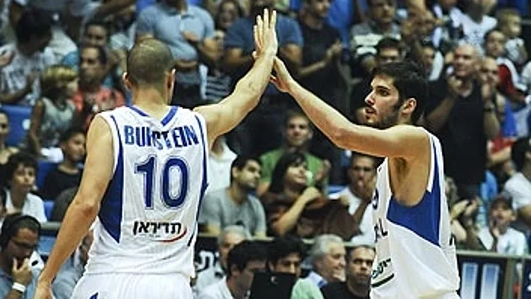 עמרי כספי וטל בורשטיין במדי נבחרת ישראל