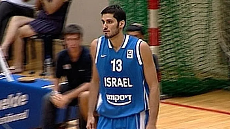 עמרי כספי במדי נבחרת ישראל