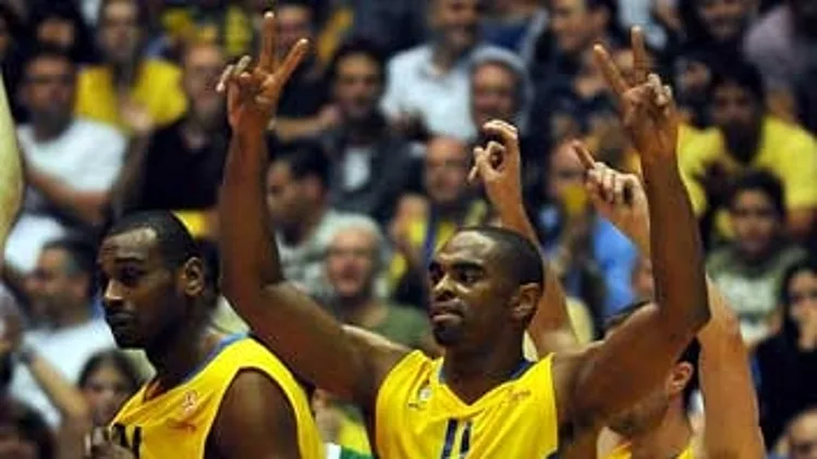 אלן אנדרסון במדי מכבי ת"א