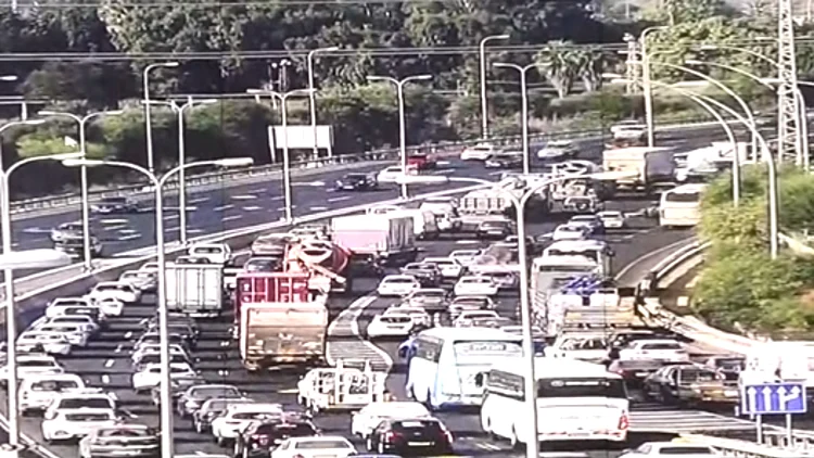 "פקקים איומים ונוראיים": הנהגים זועמים על "נתיב פלוס"