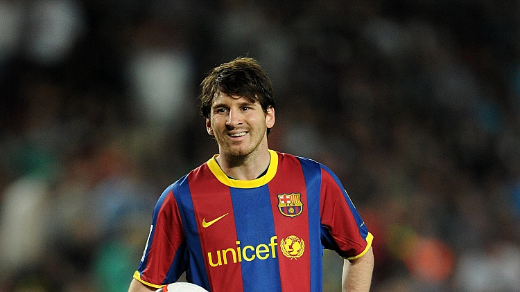 ליאו מסי מחייך