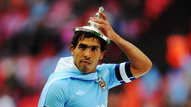 טבס חוגג עם הגביע האנגלי