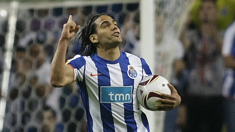 פלקאו חוגג רביעייה בחצי גמר הליגה האירופית